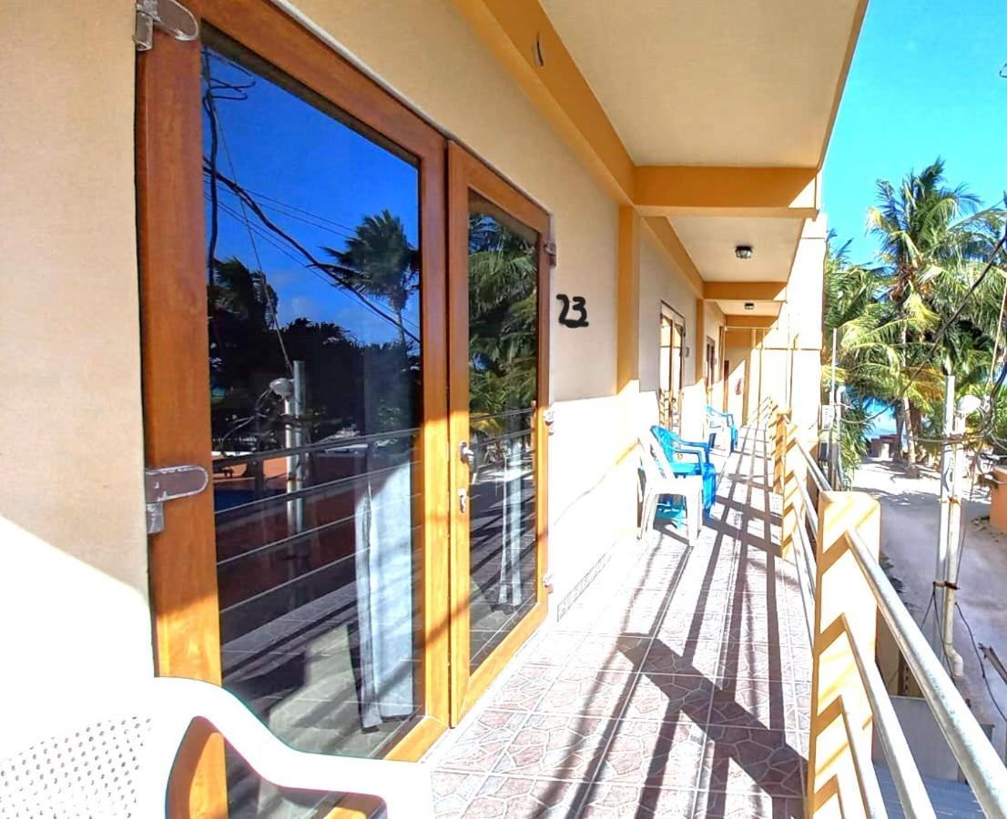 Beach Club Condos At Popeyes Caye Caulker Dış mekan fotoğraf