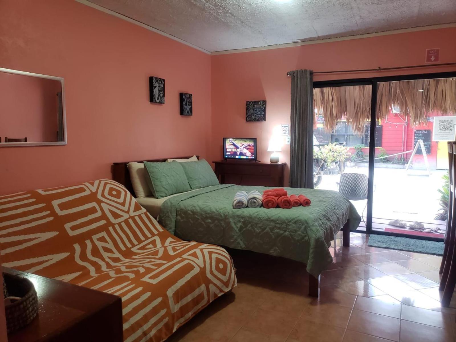 Beach Club Condos At Popeyes Caye Caulker Dış mekan fotoğraf