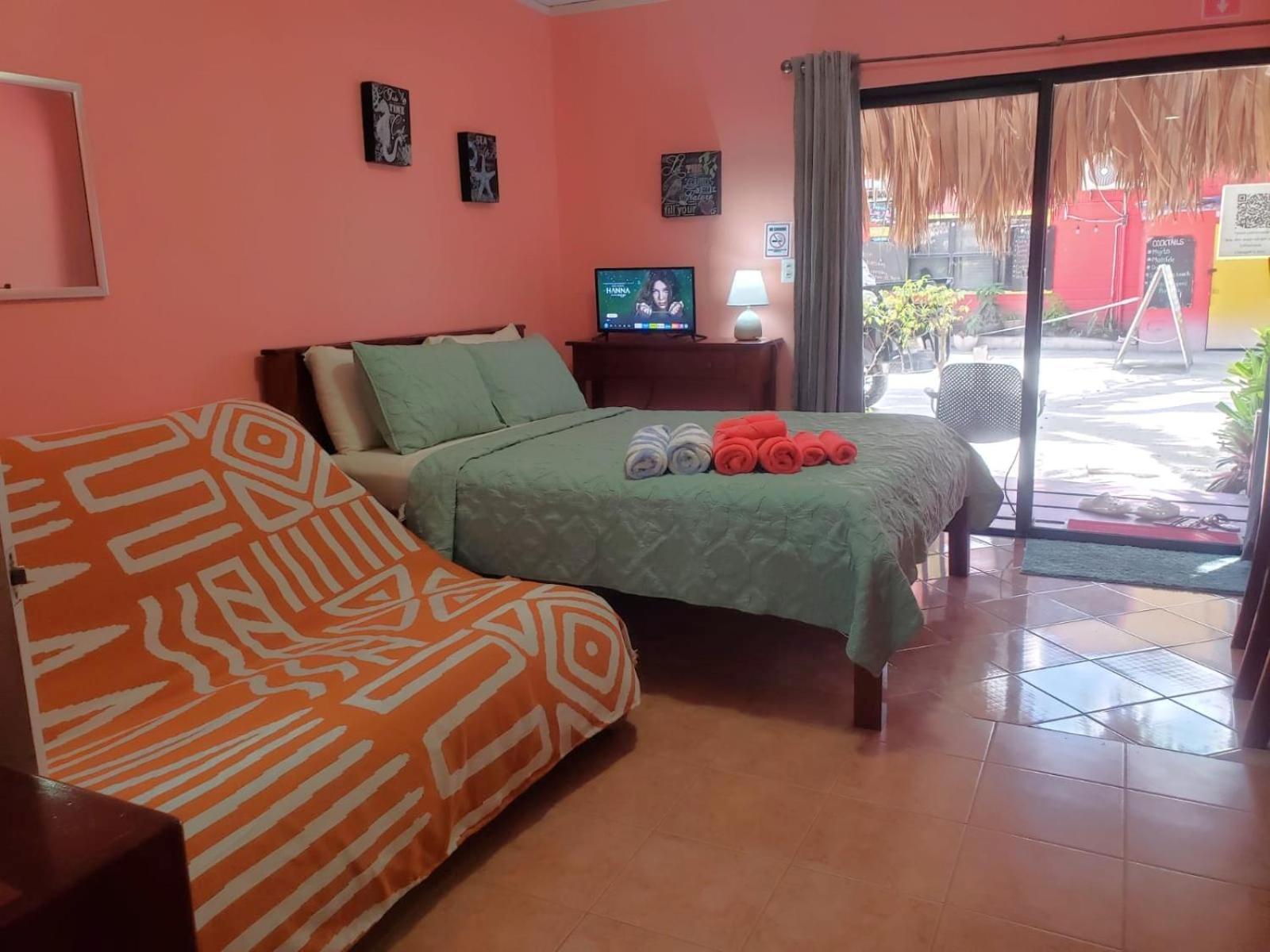 Beach Club Condos At Popeyes Caye Caulker Dış mekan fotoğraf